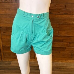 Vint High-Waist Teal Women's Shorts with Pleated Front and Double Snap Closure